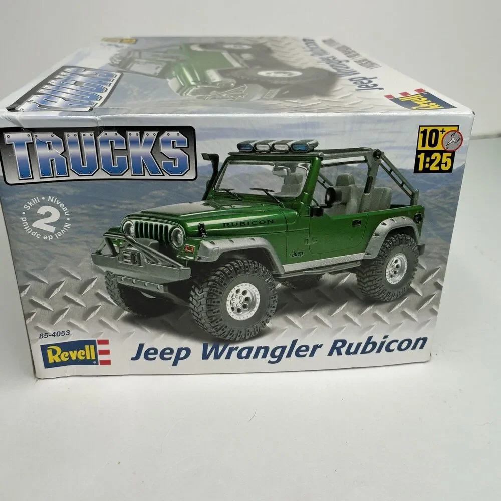 Revell Trucks Jeep Wrangler Rubicon 1:25 Model Kit Open Box Sealed Bags 85-4053